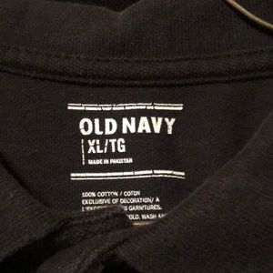 Old Navy Skull & Crossbones Polo in Black. Size XL